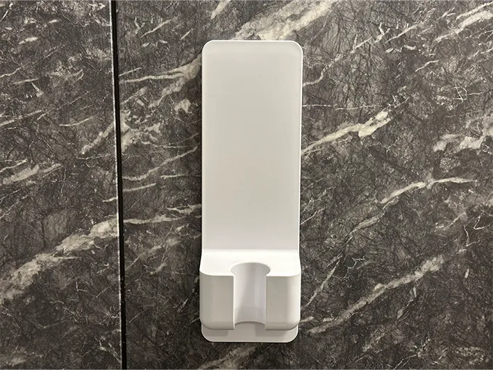 『ダイソー』の『シャワーホルダー』を使ってみた画像（撮影：grapeライフハック編集部）