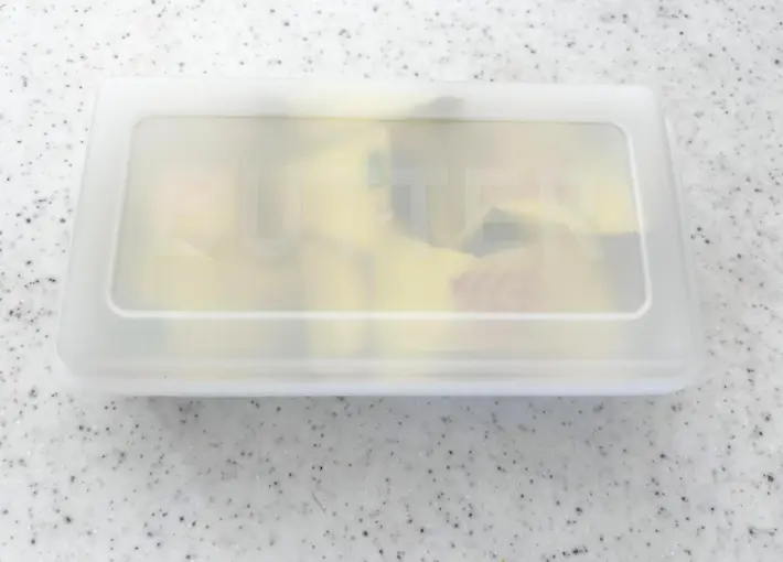 コンソメを入れて蓋をした画像（撮影：エニママ）