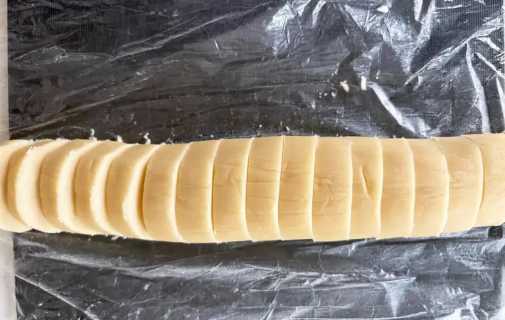 生地をカットした画像（撮影：エニママ）