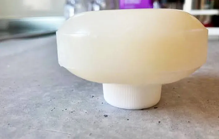 石鹸を浮かせた画像（撮影：エニママ）