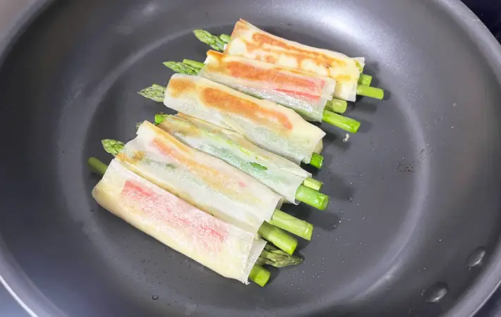 春巻きを裏返した画像（撮影：エニママ）