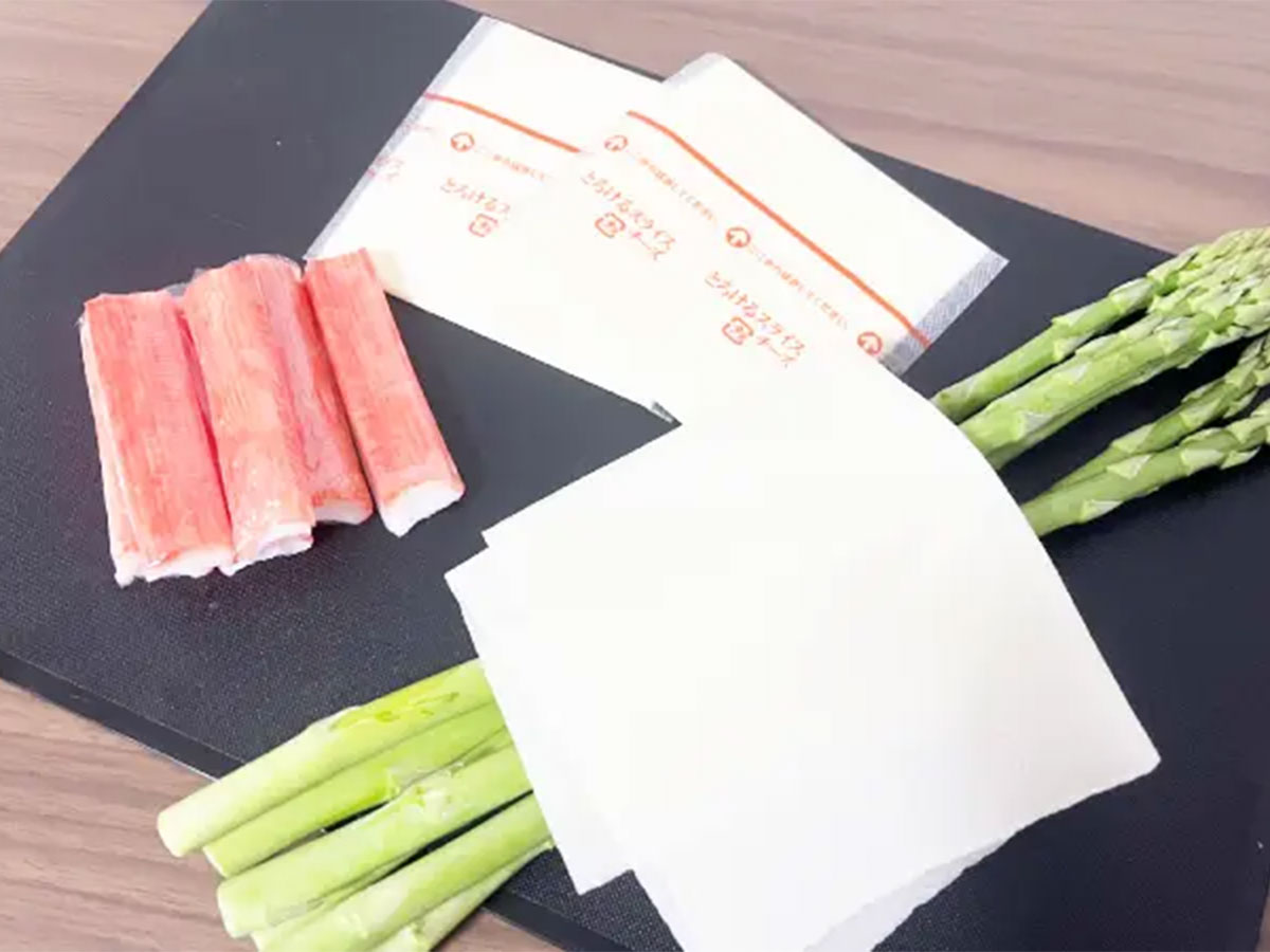 『アスパラガスとカニカマのチーズ春巻き』の写真(撮影:エニママ)