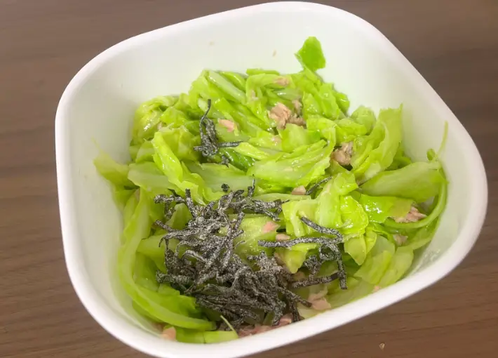 塩昆布を入れた画像（撮影：エニママ）