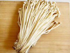 『エノキと卵の炒め物』の写真（撮影：エニママ）