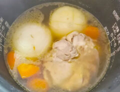 甘くてトロトロ新タマネギスープの写真（撮影：エニママ）