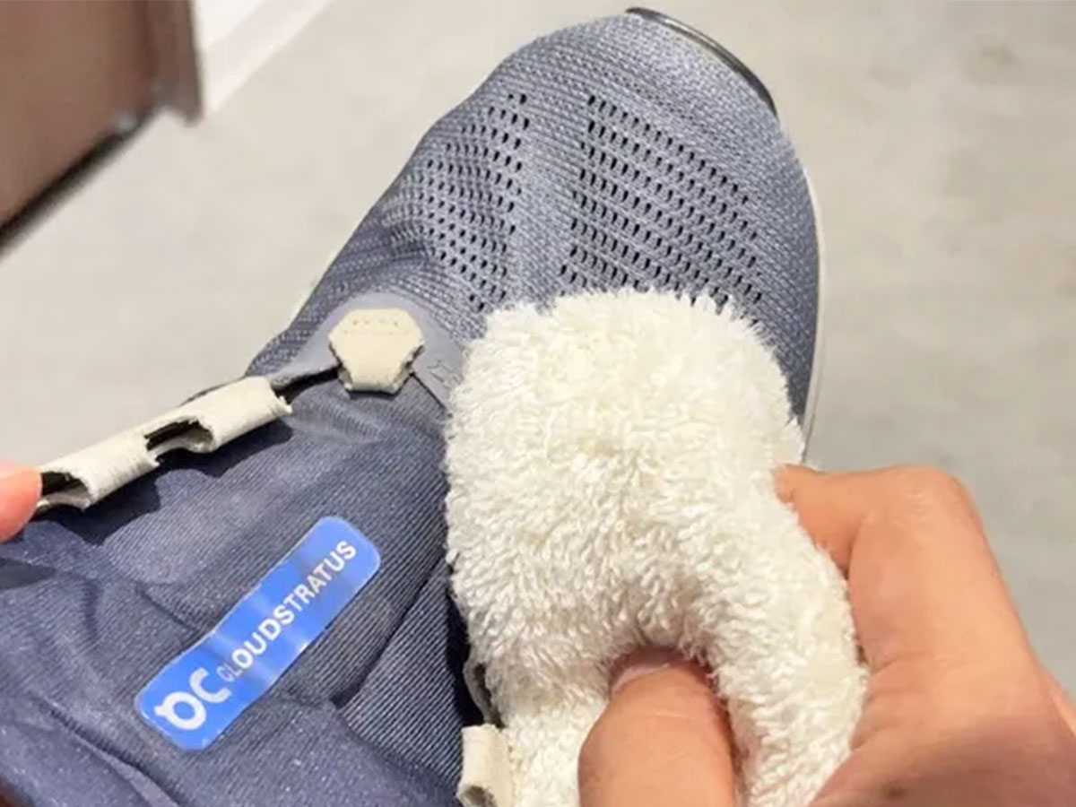 カイロで乾かす方法の写真（写真：キジカク）