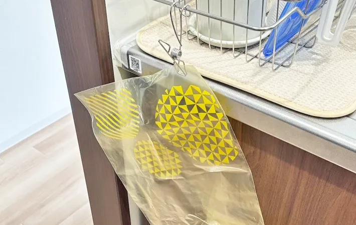 『ステンレスひっかけるワイヤークリップ』の使用写真（撮影：キジカク）