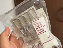 『ステンレスひっかけるワイヤークリップ』の写真（撮影：キジカク）