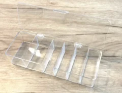 『透明収納ケース（フタ付、B）』の写真（撮影：キジカク）