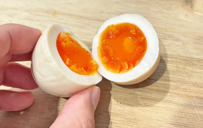 『キッチンペーパーで味玉』の完成写真（撮影：キジカク）