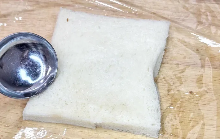 『食パンであんまん』を作る写真（撮影：キジカク）