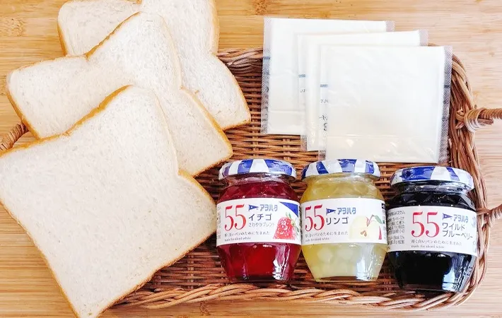 『ジャムチーズトースト』の材料写真（撮影：キジカク）