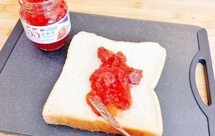 『ジャムチーズトースト』を作る写真（撮影：キジカク）