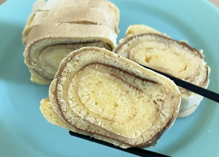 大きめに焼いた玉子焼き風ホットケーキの写真（撮影：grapeフード編集部）