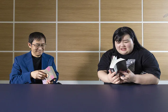 伊藤潤二先生と植田紫帆さんのツーショット写真