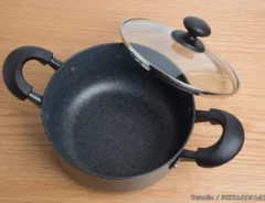 鍋と鍋の蓋の写真