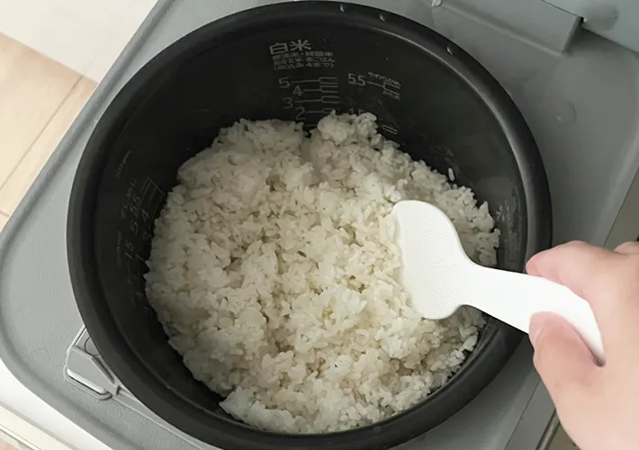 ほぐした梅昆布茶ご飯の写真（撮影：grapeフード編集部）