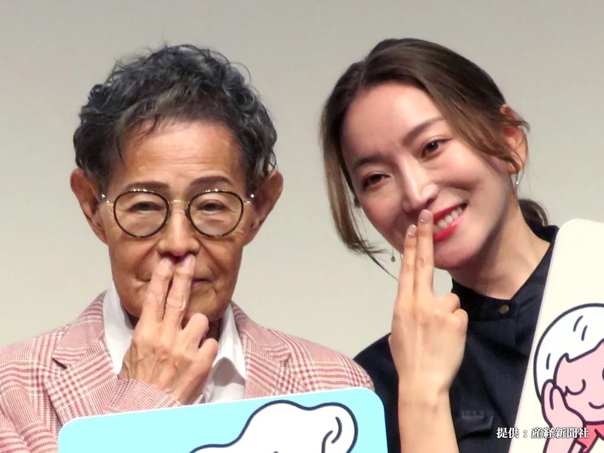 加藤茶さんと加藤綾菜さんの写真