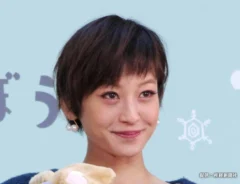 西山茉希さんの画像