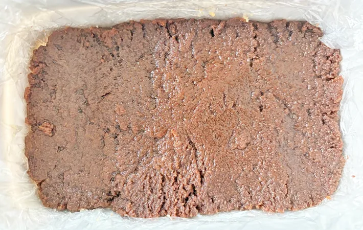 『チョコパイでチョコタルトケーキ』を作る写真（撮影：エニママ）