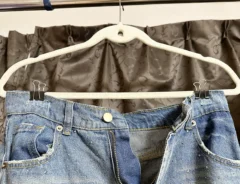 ダブルクリップをボトムハンガーにしている画像（撮影：grapeライフハック編集部）