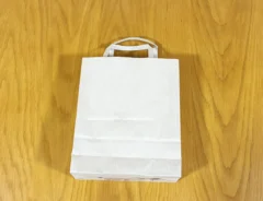 紙袋の活用写真（撮影：grapeライフハック編集部）