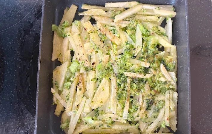 ひっくり返して焼いている画像（撮影：エニママ）