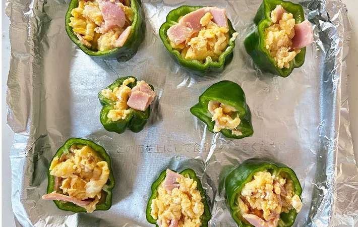スクランブルエッグを詰めた画像（撮影:エニママ）