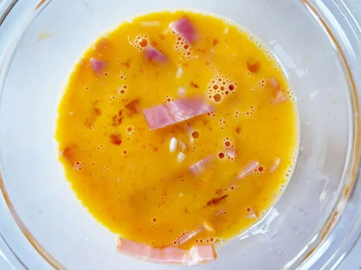 ピーマンのスクランブルエッグ詰めの写真（撮影：エニママ）