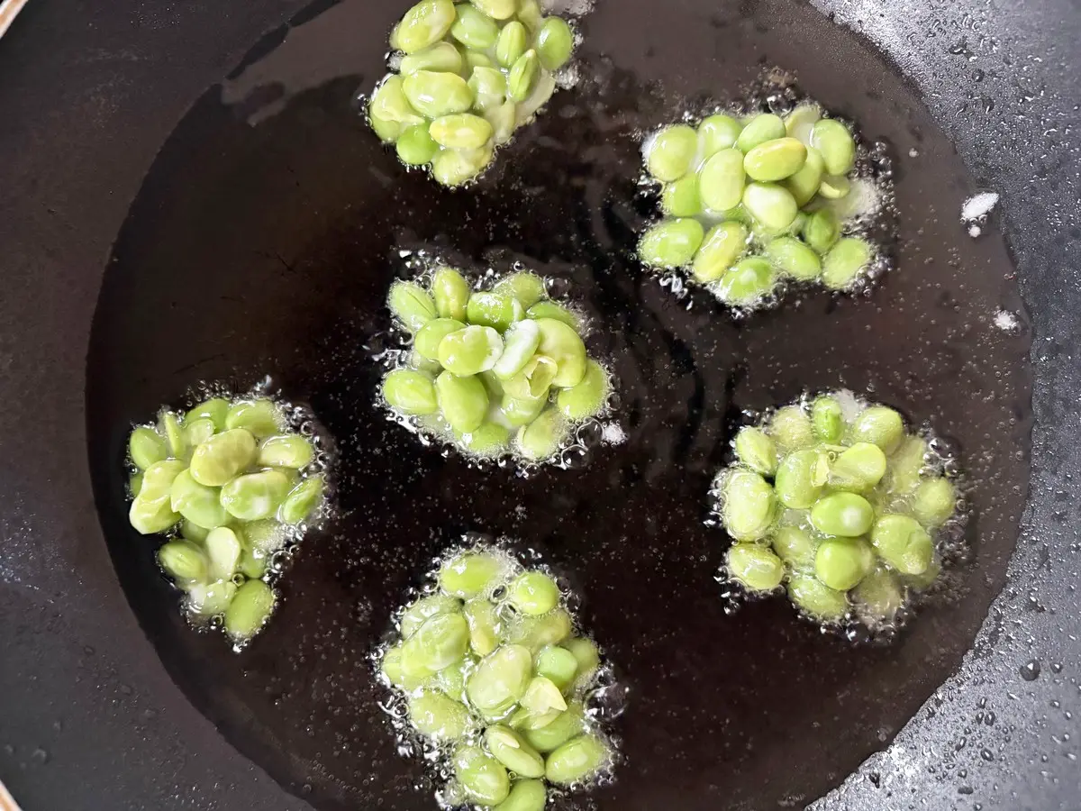『枝豆のかき揚げ』の調理写真（撮影：エニママ）