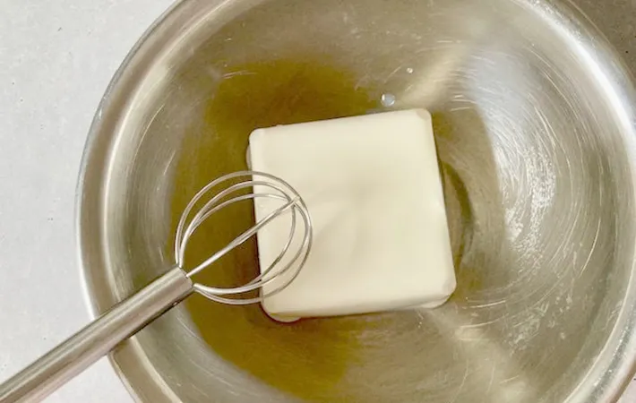 ボウルに絹豆腐を入れた画像（撮影：エニママ）