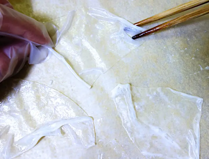 広げている画像（撮影：エニママ）