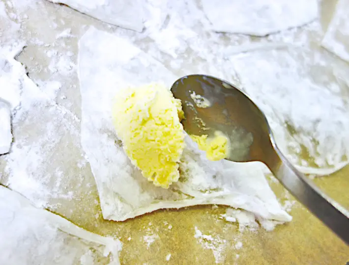 アイスクリームをのせている画像（撮影：エニママ）