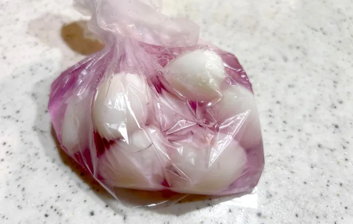 ポリ袋の口をしめた画像（撮影：エニママ）