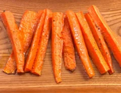 ニンジンを焼いた後の場面（撮影：grapeフード編集部）