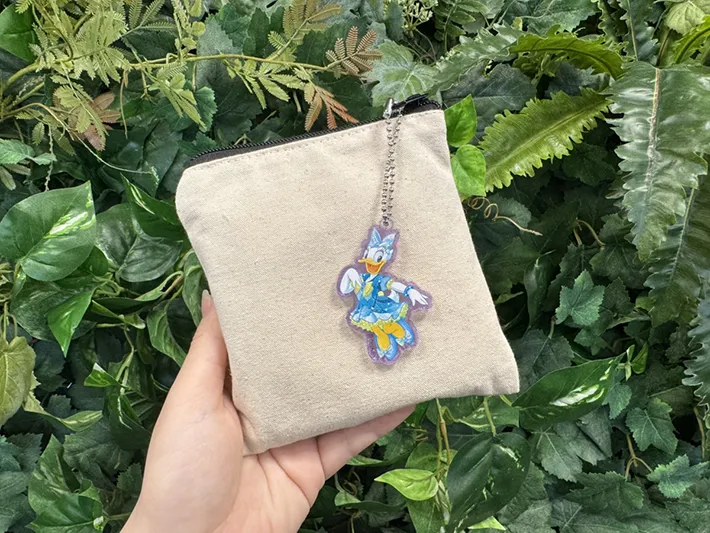 『東京ディズニーシー25周年“スパークリング・ジュビリー”』のポテトスナックについてくるチャーム（撮影：grapeフード編集部）