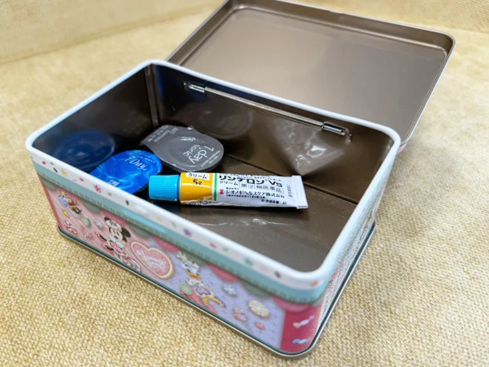 『ディズニー・パルパルーザ “ヴァネロペのスウィーツ・ポップ・ワールド”』のお土産缶の使い道小物入れ（撮影：grapeフード編集部）