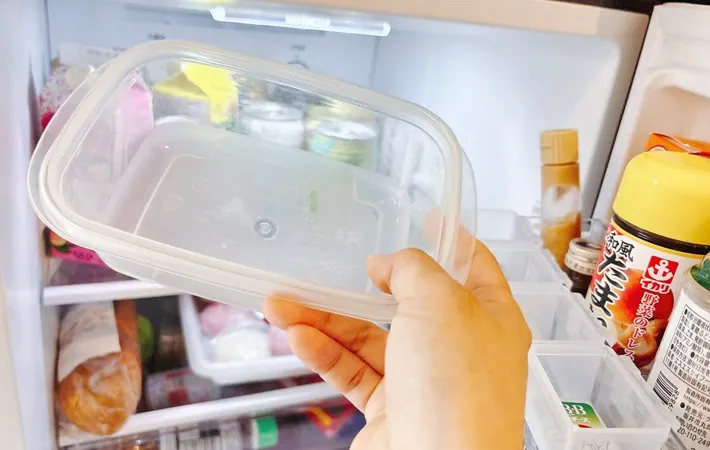 『古いタッパー』の写真（撮影：キジカク）