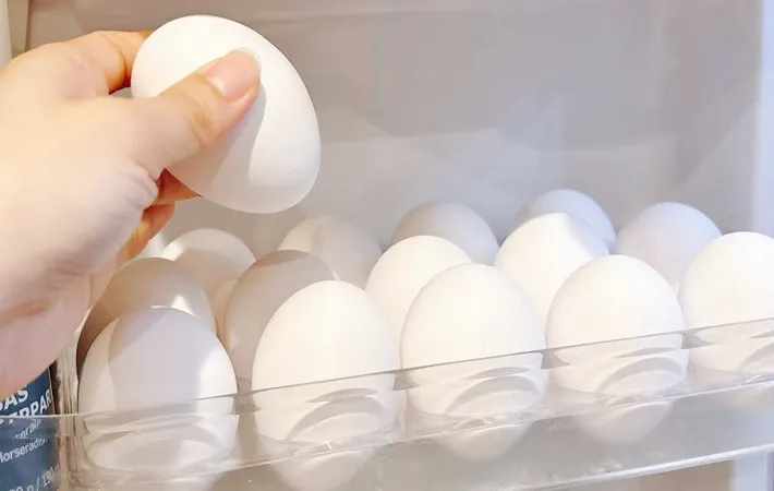 『冷蔵庫内の卵』の写真（撮影：キジカク）