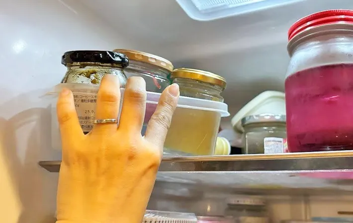 『古いタッパーに食品を収納』の写真（撮影：キジカク）