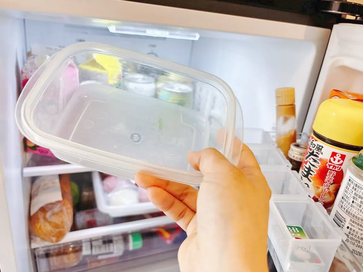 『古いタッパー』の写真（撮影：キジカク）