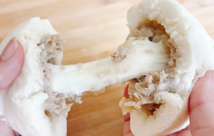 『さけるチーズ入り肉まん』の完成写真（撮影：キジカク）