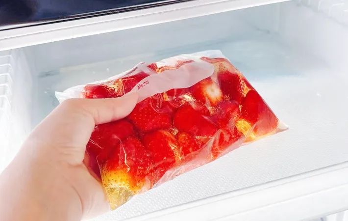 『いちごシャーベット』を作る写真（撮影：キジカク）