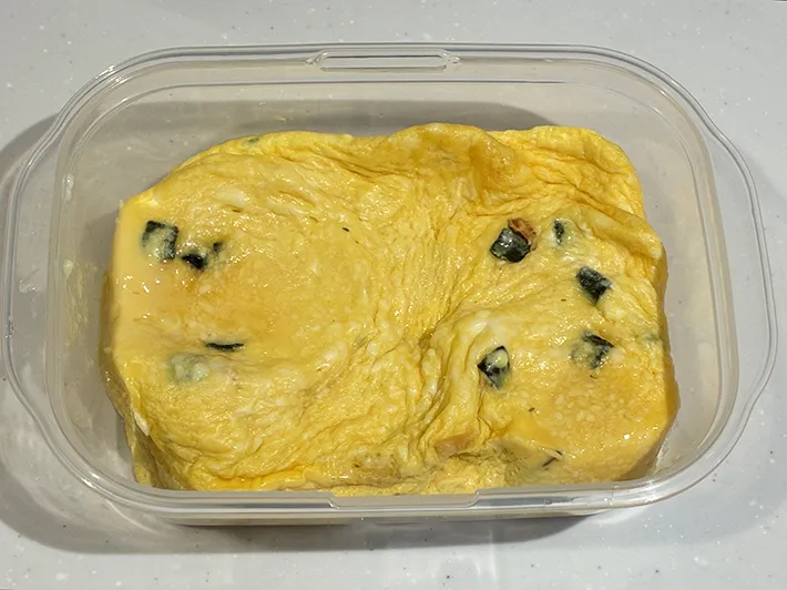 卵焼きが入ったタッパーの写真（撮影：grapeフード編集部）