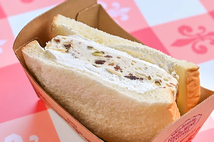 ナッツとドライフルーツのクリームサンド（撮影：grapeフード編集部）