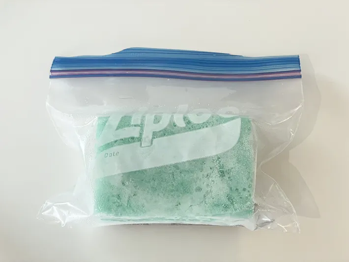 スポンジを冷凍した後の写真