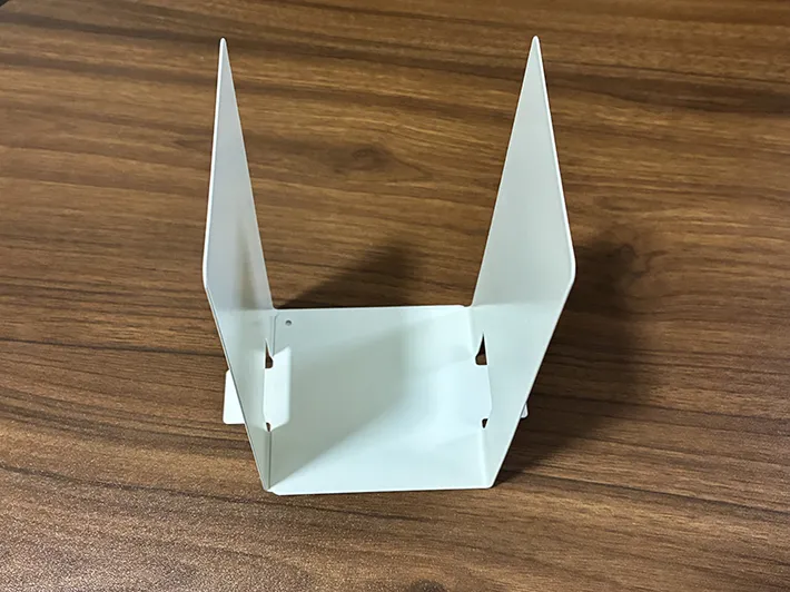 コの字に組み合わせたブックエンドの写真（撮影：grapeライフハック編集部）