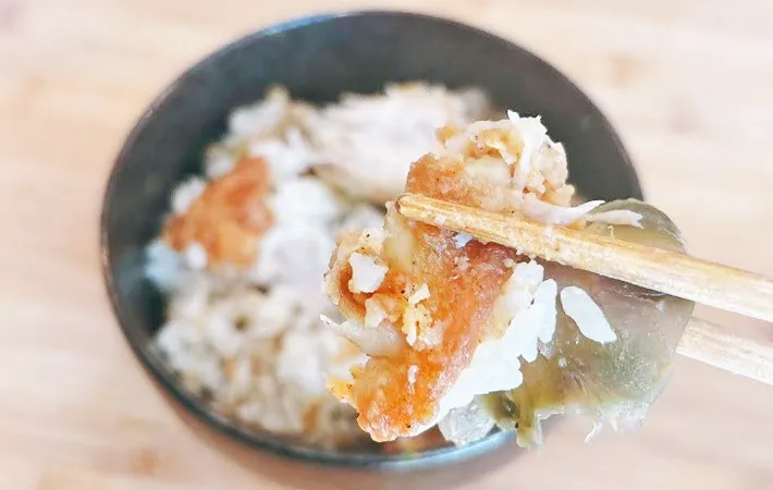 『鶏とザーサイの炊き込みごはん』の完成写真（撮影：キジカク）