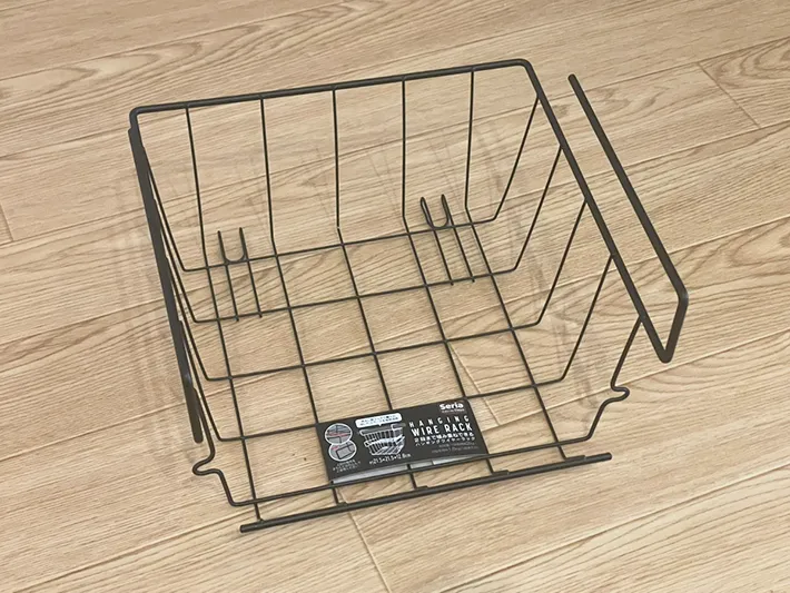 吊り下げラックの商品写真（撮影：grapeライフハック編集部）