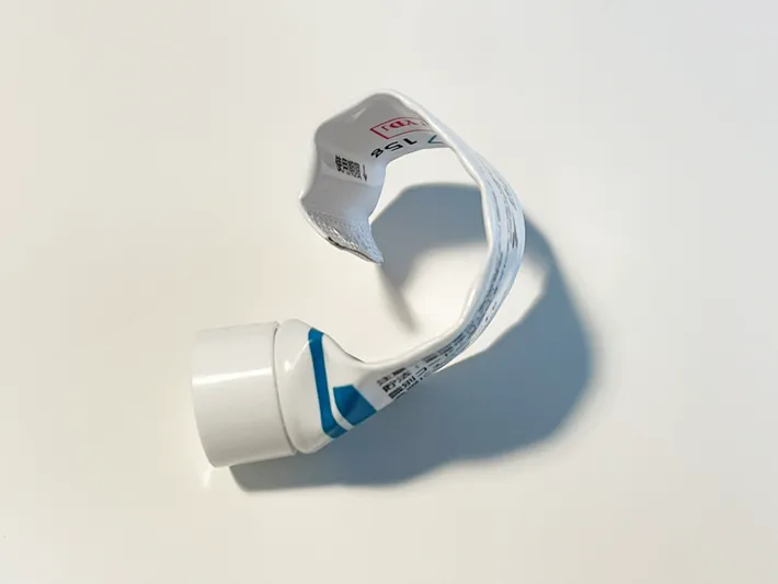 もう絞っても中身が出ないチューブの写真（撮影：grapeライフハック編集部）